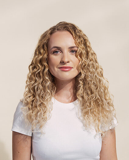 Why Curly-Haired Women Should Never Go To A Salon That Does Not Specialize In Curls